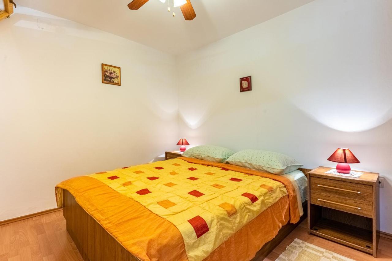 Kovacine Apartment Cres Bagian luar foto